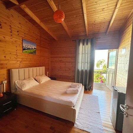 Nili Hotel Vlorë Buitenkant foto
