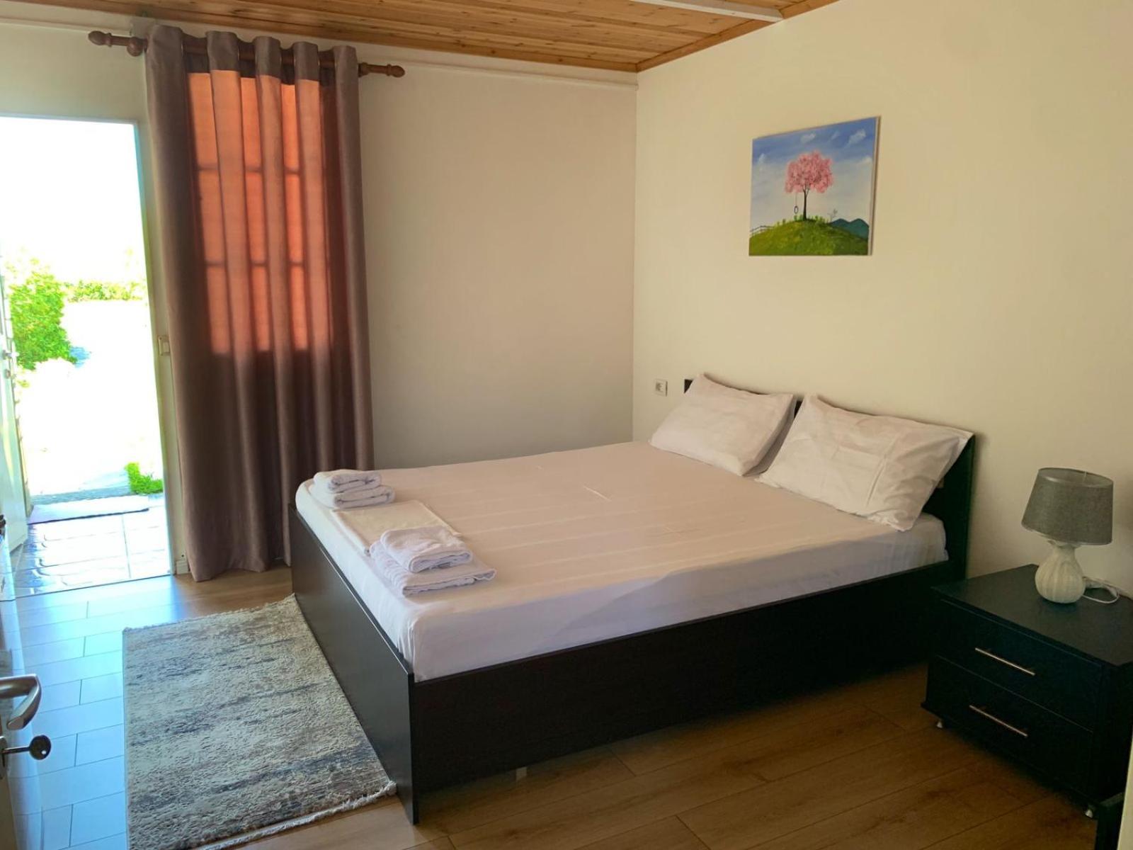 Nili Hotel Vlorë Buitenkant foto