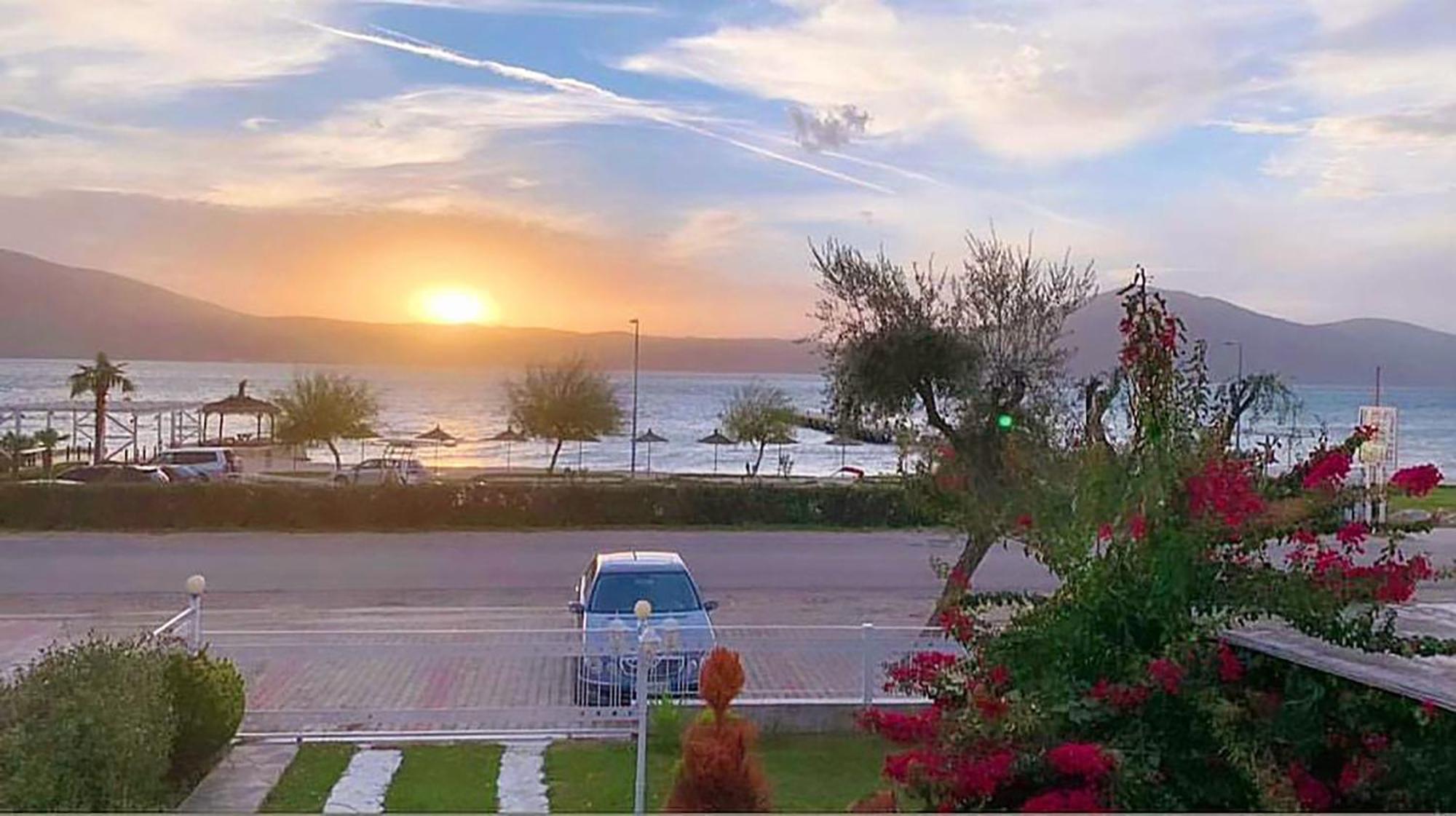 Nili Hotel Vlorë Buitenkant foto