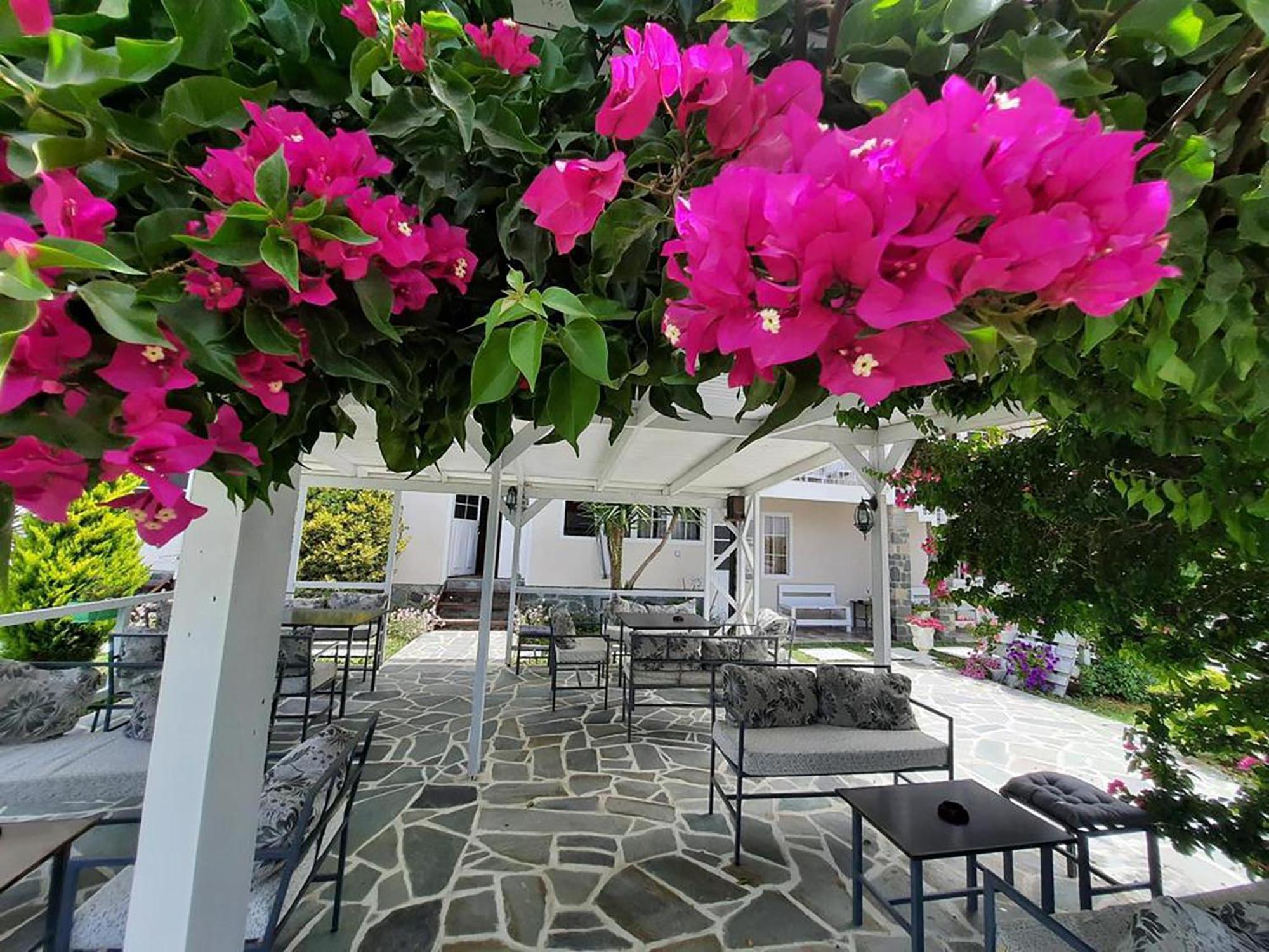 Nili Hotel Vlorë Buitenkant foto