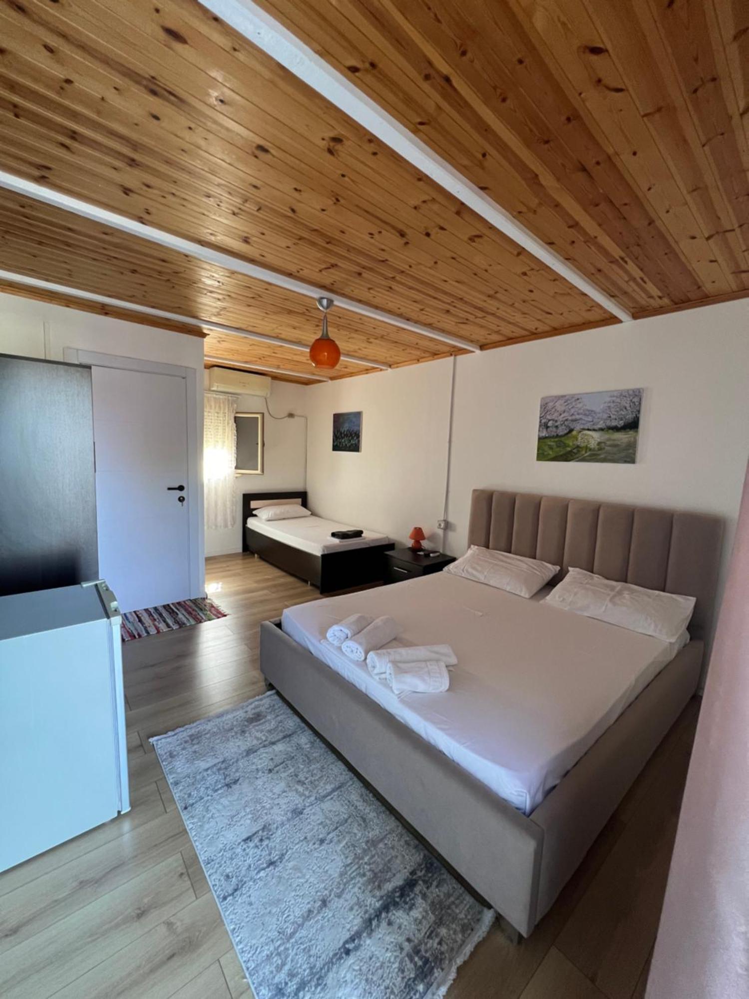 Nili Hotel Vlorë Buitenkant foto