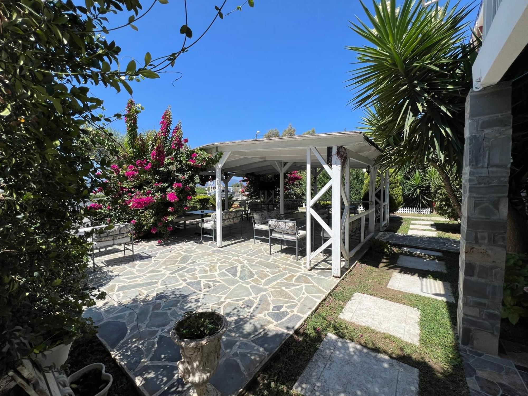 Nili Hotel Vlorë Buitenkant foto