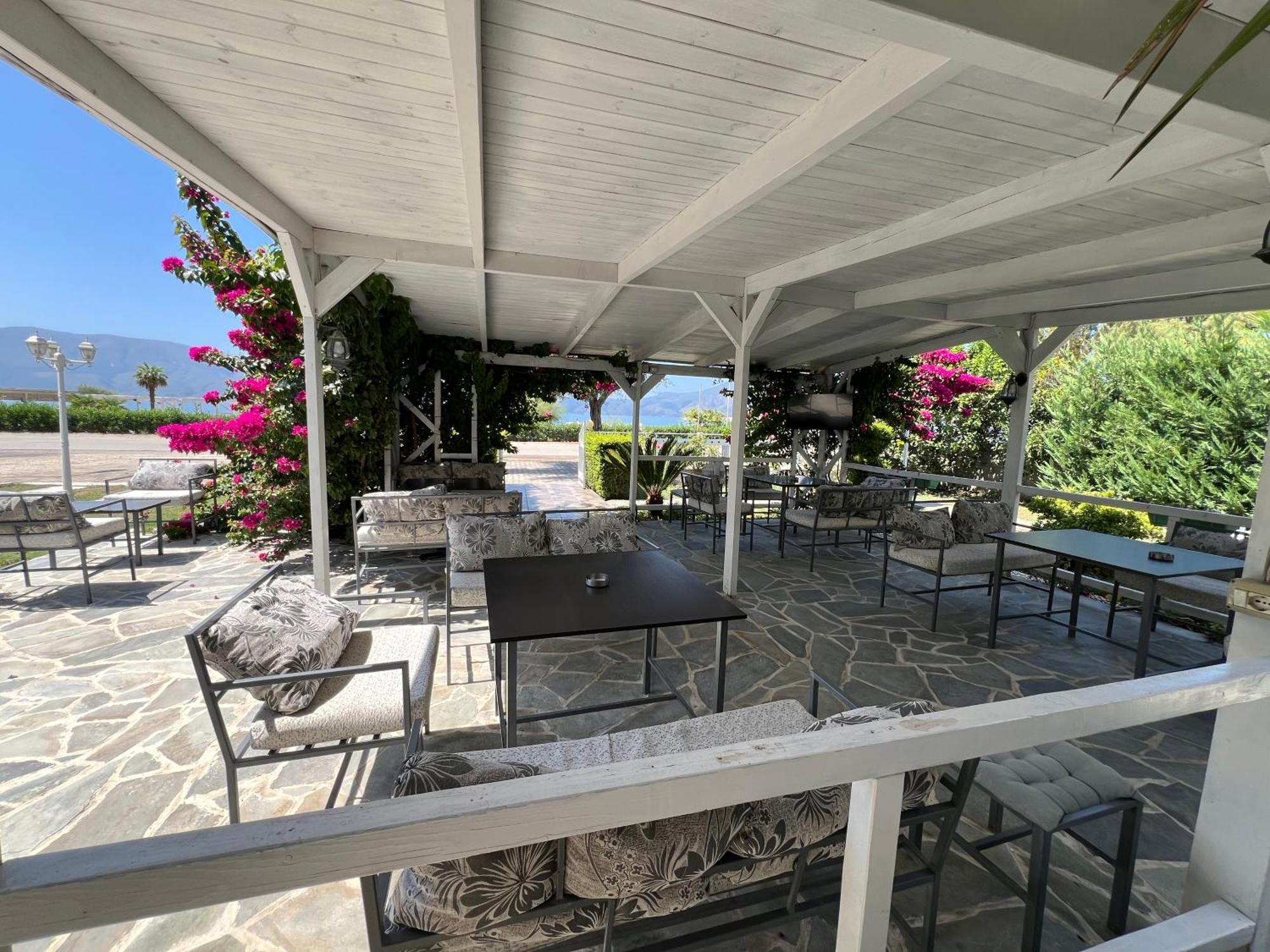 Nili Hotel Vlorë Buitenkant foto