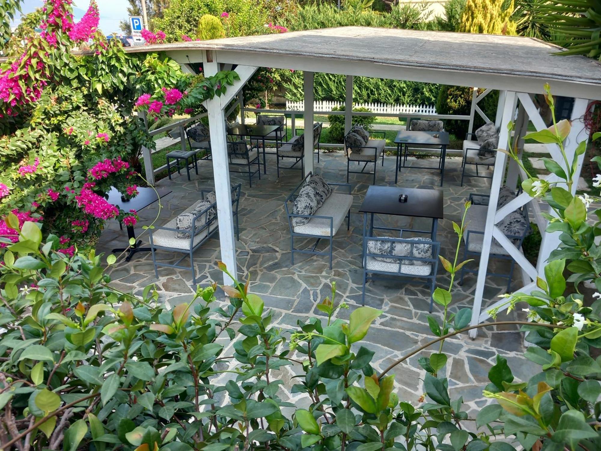 Nili Hotel Vlorë Buitenkant foto
