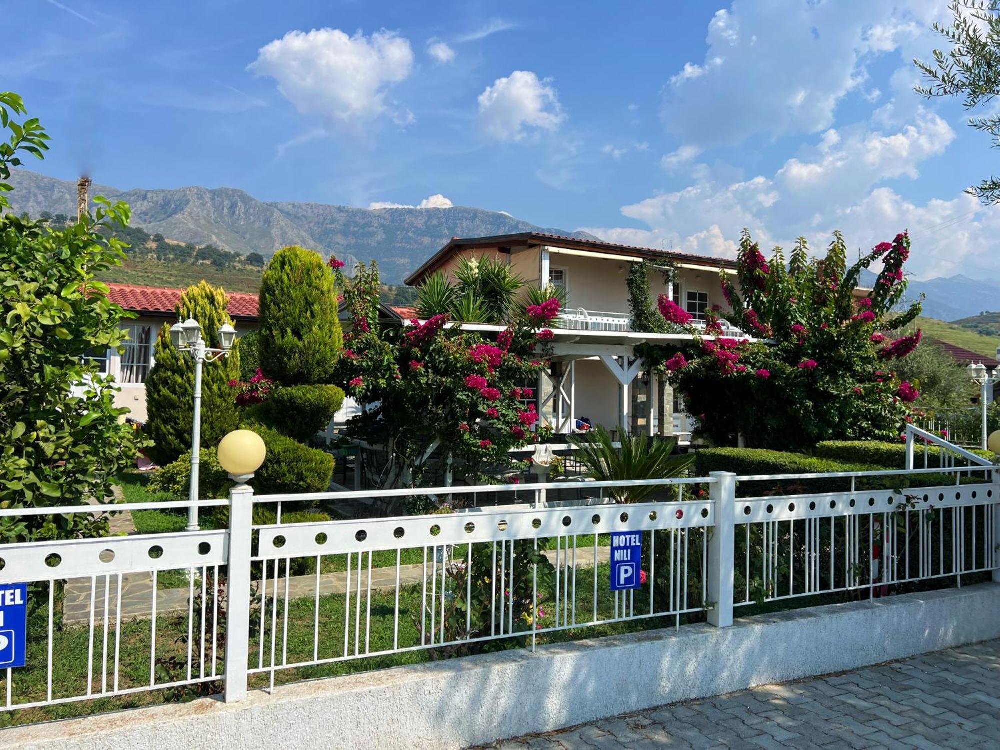 Nili Hotel Vlorë Buitenkant foto