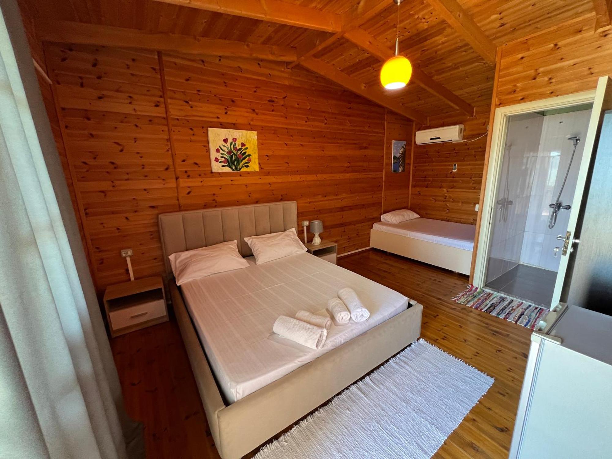 Nili Hotel Vlorë Buitenkant foto
